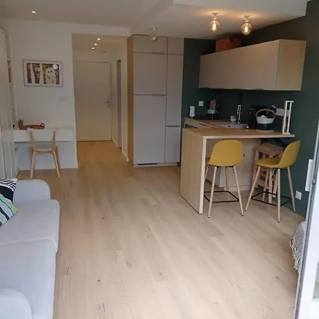 Ty Jolie Super Grand Studio Avec Parking Et Terrasse Rennes Buitenkant foto