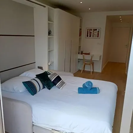 Ty Jolie Super Grand Studio Avec Parking Et Terrasse Rennes Buitenkant foto